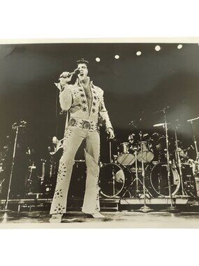 Elvis Presley Glossy Photo 8x10 1972 On Tour White Pinwheel Jumpsuit
